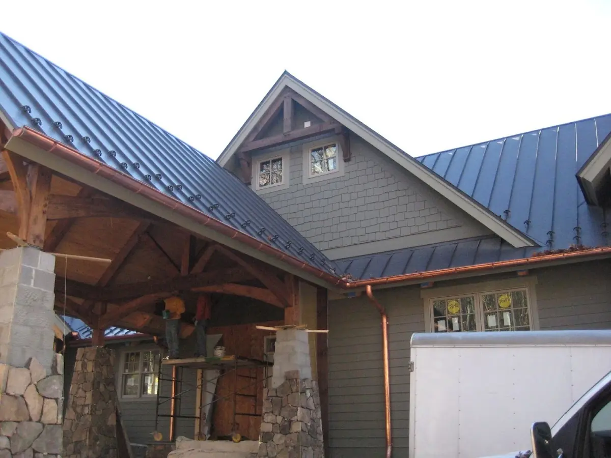 Craftsman Roofing team delivering quality roofing work in Mount Carmel